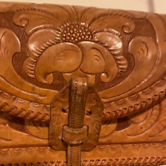 Vintage tan leather boho/chic western inspired leather cross body/shoulder bag - Picture 5 of 8